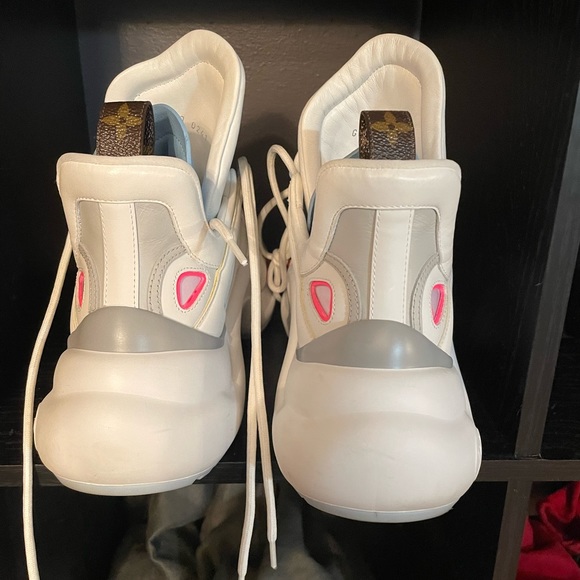 Louis Vuitton Runners - Picture 2 of 5